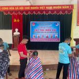 Đoàn TNCS Hồ Chí Minh - Hội LHTN thị trấn Diên Sanh tổ chức chương trình “Cắt tóc miễn phí”